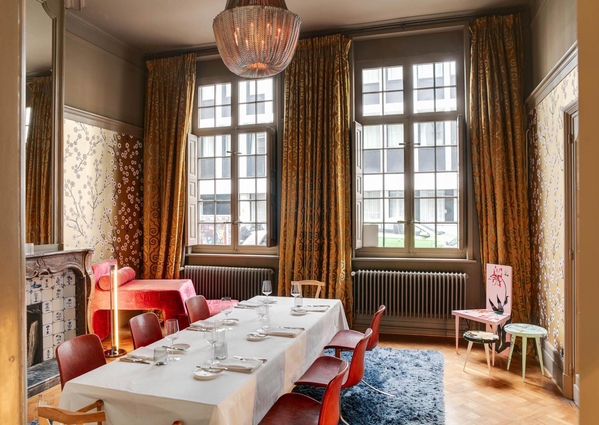Small Luxury Hotel De Witte Lelie Антверпен Экстерьер фото