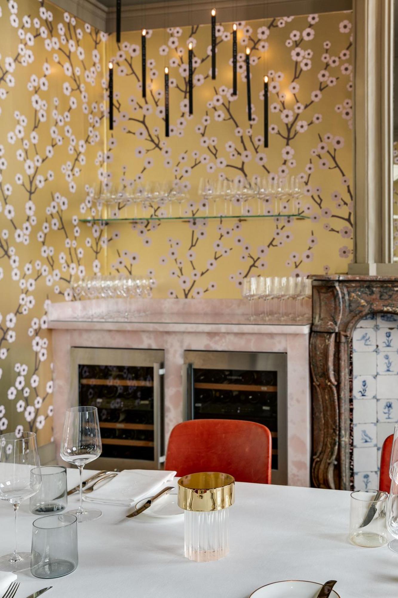 Small Luxury Hotel De Witte Lelie Антверпен Экстерьер фото