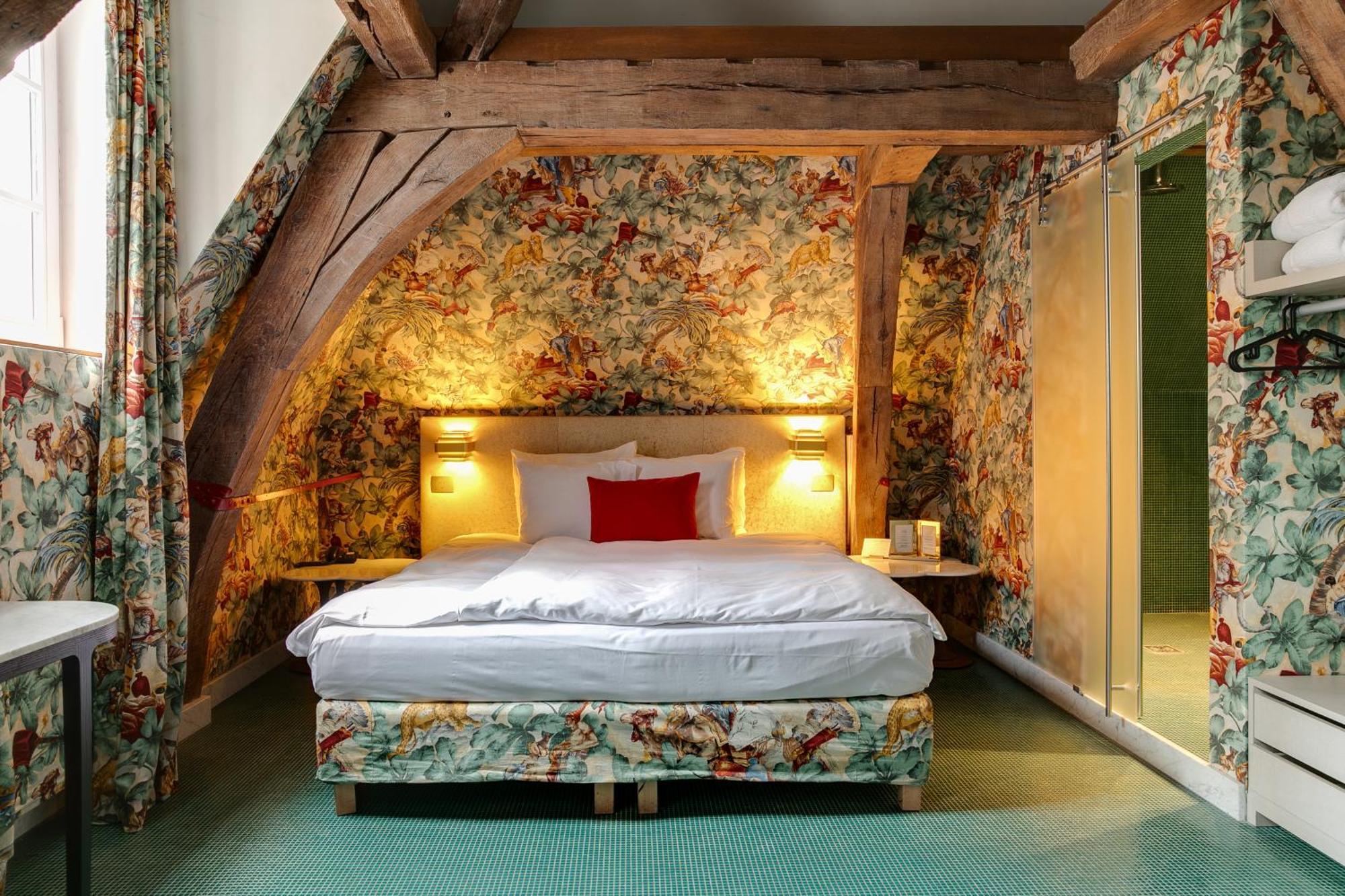 Small Luxury Hotel De Witte Lelie Антверпен Экстерьер фото